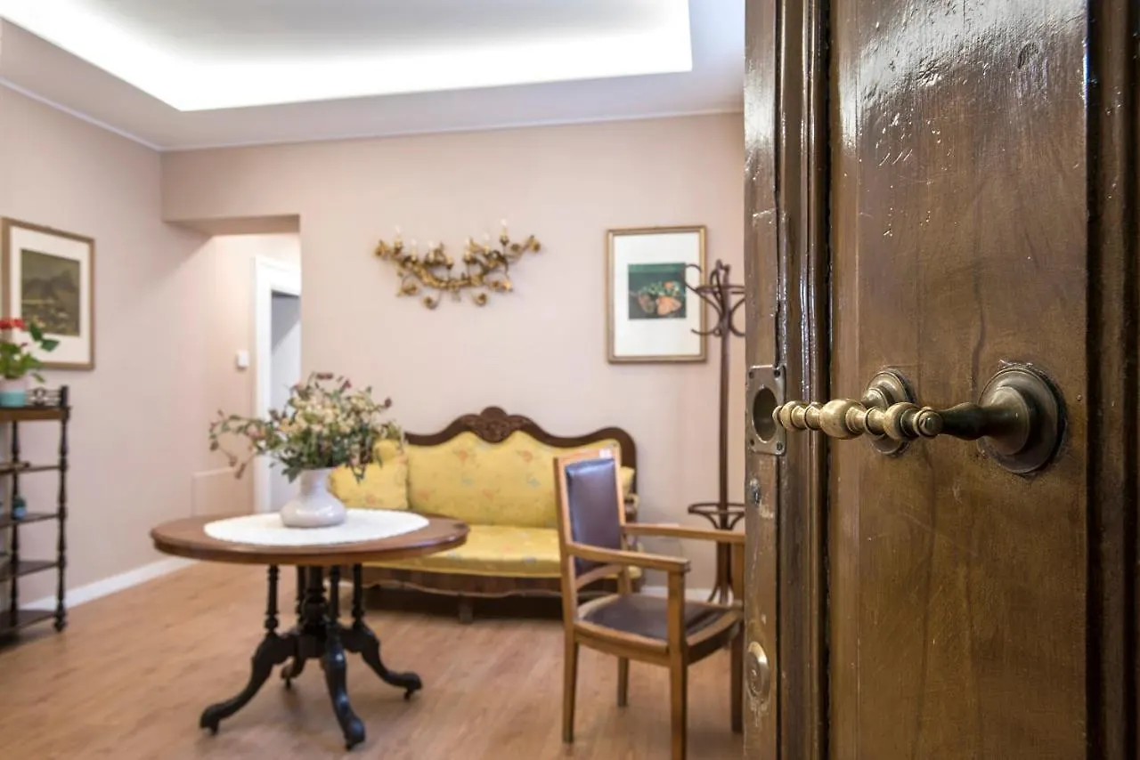 Apartment Vaticanestrome Elegant 4-Bedroom Apt In Central Rome Near Vatican-