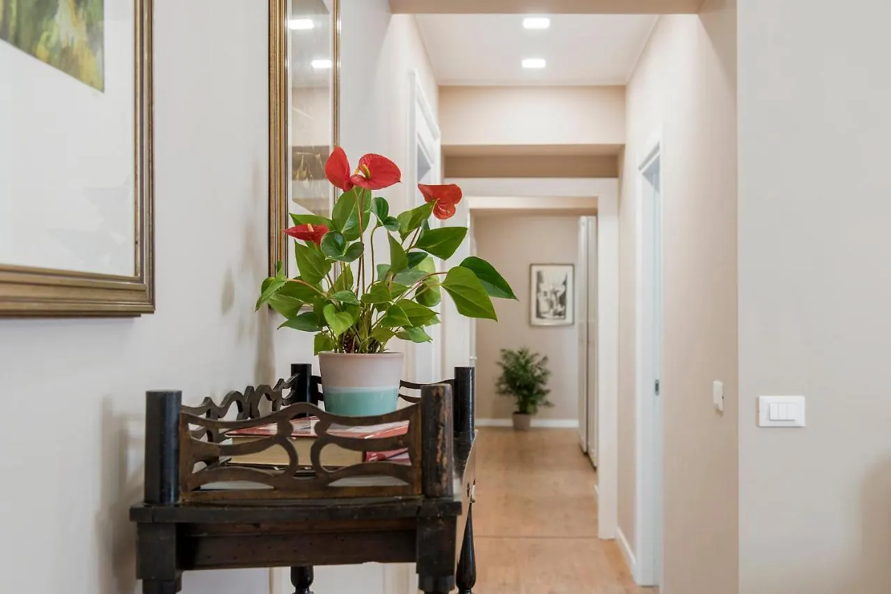 Vaticanestrome Elegant 4-Bedroom Apt In Central Rome Near Vatican-