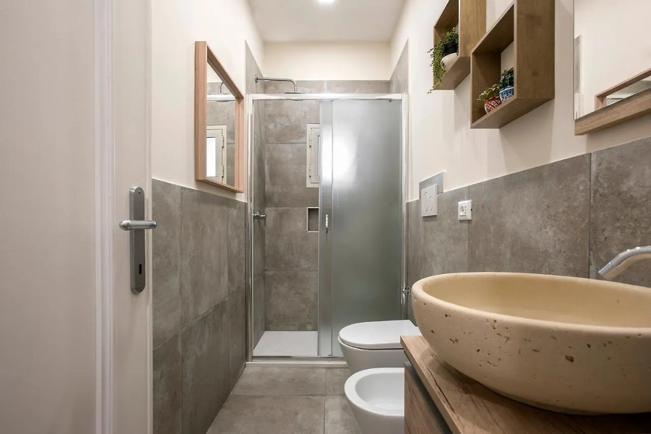 Vaticanestrome Elegant 4-Bedroom Apt In Central Rome Near Vatican- 0*,