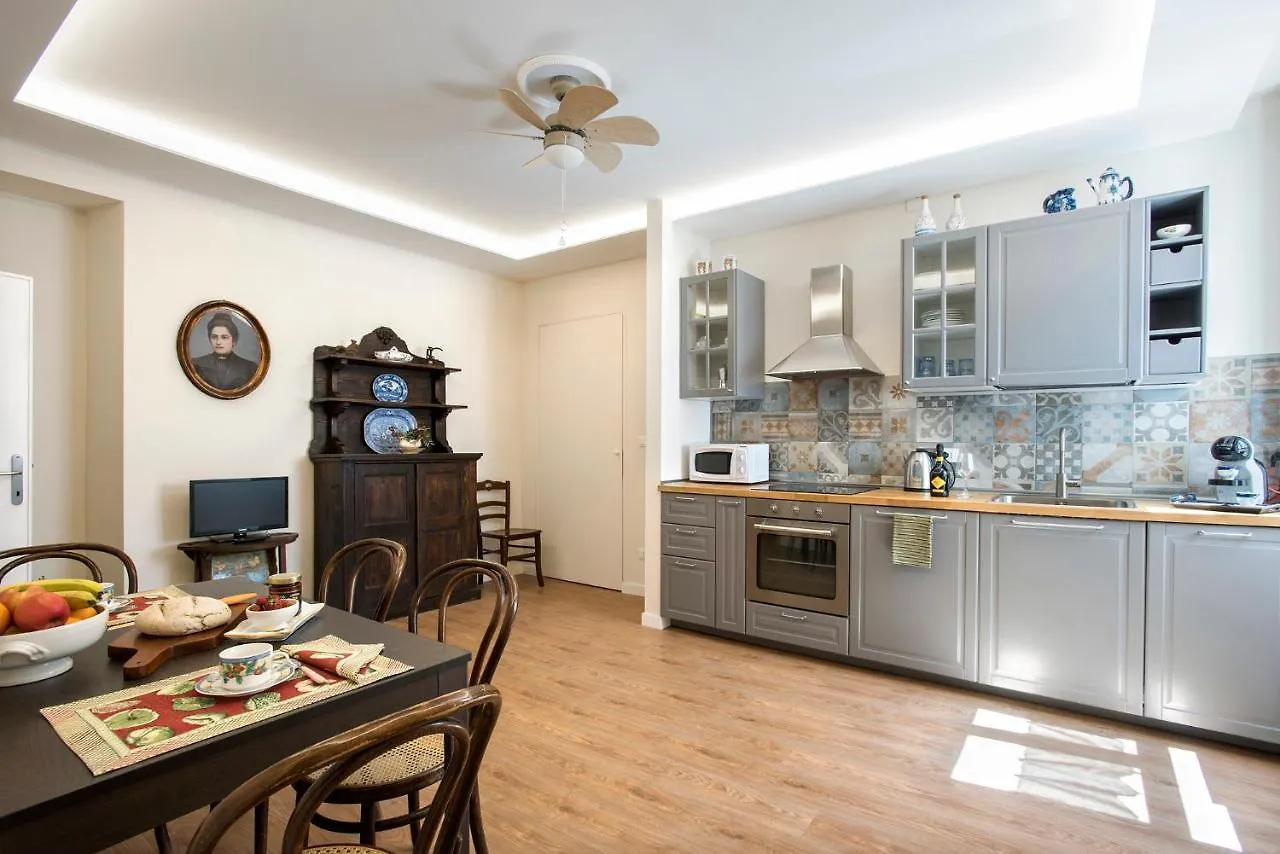 Apartment Vaticanestrome Elegant 4-Bedroom Apt In Central Rome Near Vatican- Italy